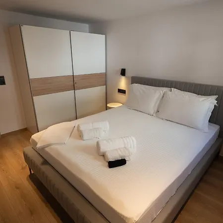 Korifes Meteora Lithari 01 Tatil Evi
