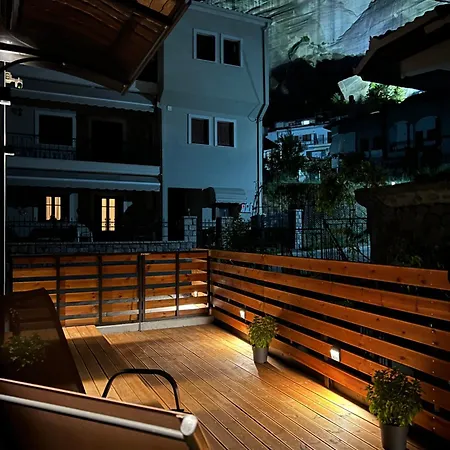 Korifes Meteora Lithari 01 Tatil Evi