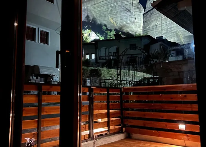 Korifes Meteora Lithari 01 Kalambaka